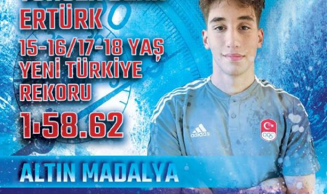 Milli yüzücü Tuncer Berk Ertürk, EYOF'ta altın madalyanın sahibi oldu