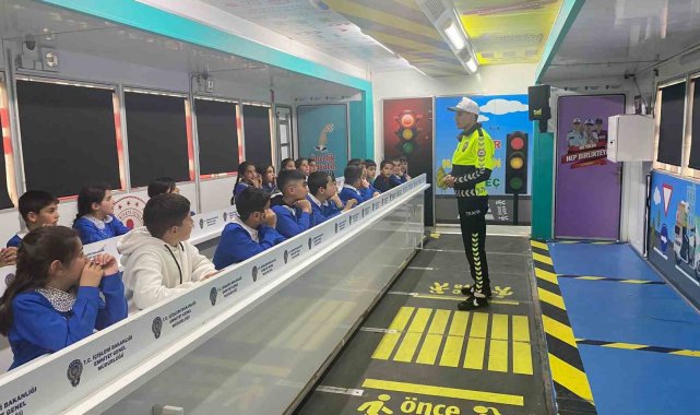 Mobil Trafik Eğitim Tırı Fethiye'de