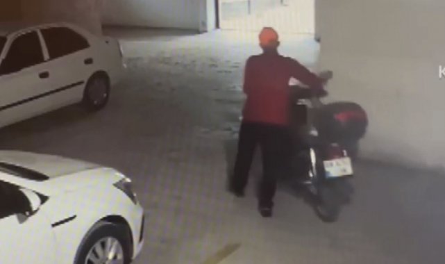 Motosiklet hırsızı önce güvenlik kamerasına sonra polise yakalandı