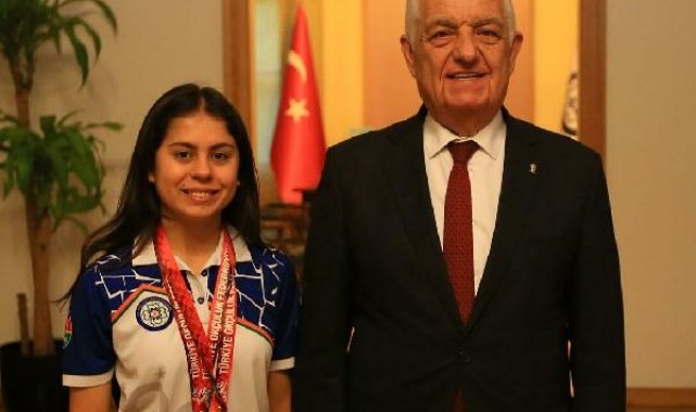 Muğlalı okçu Hazal dünyanın zirvesinde