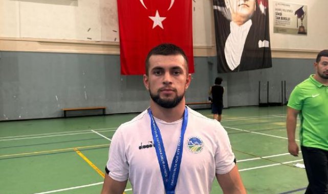 Mükremin Aktaş, İşitme Engelliler Dünya Güreş Şampiyonası'na katılmaya hak kazandı