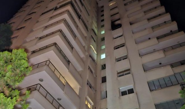 Mutfakta çıkan yangın, evde hasara neden oldu