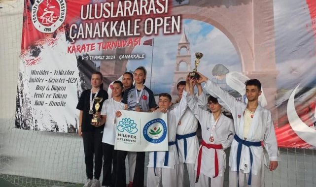 Nilüferli sporcular Karate Turnuvası'ndan ödülle döndü