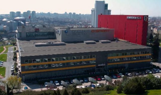 Öğrenci ve veliler Demirören Medya ve Teknoloji MTAL'i anlattı