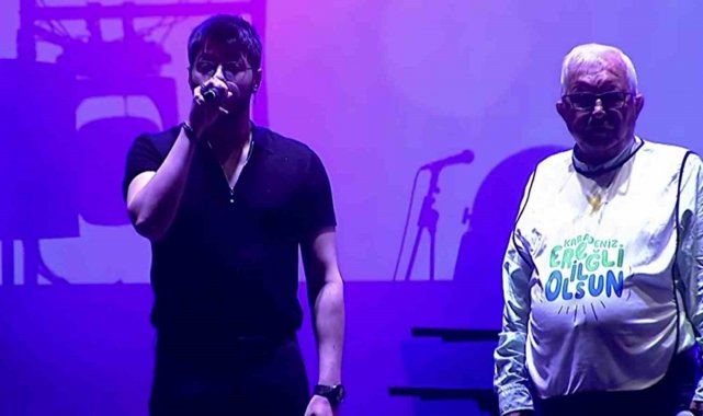 Orkestrası yolu kaybetti, Semicenk sahneden böyle özür diledi