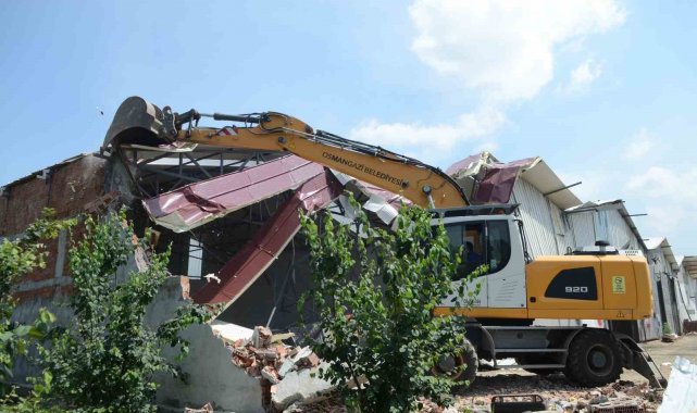 Osmangazi kaçak ve metruk yapılardan temizleniyor