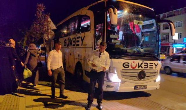 Otobüs şoförü ve yolcular, kazada yaralanan hostesi hastanede yalnız bırakmadı; 6 saat beklediler
