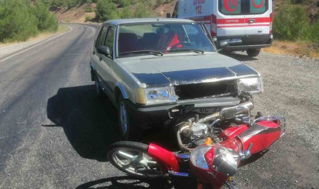 Otomobil ile motosiklet çarpıştı: 2 yaralı