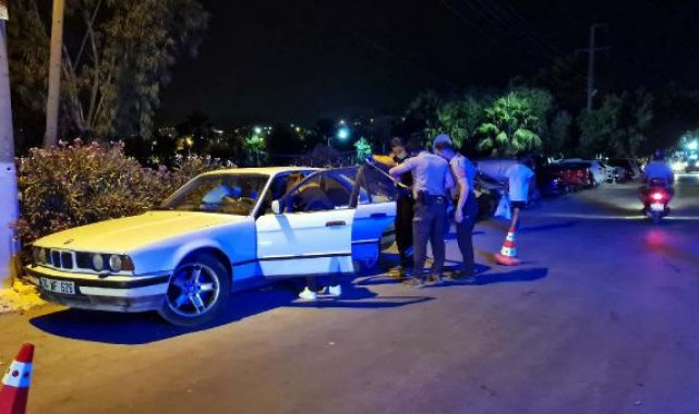 Otomobilinin arka koltuğunda erkek cesediyle karşılaştı