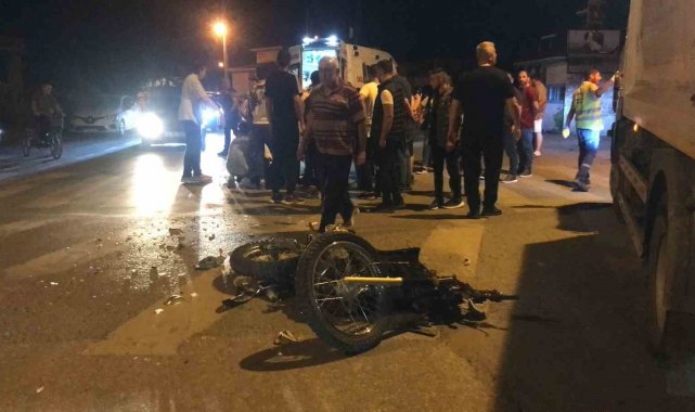 Otomobiliyle drift atarken motosikletli gence çarpıp olay yerinden kaçtı