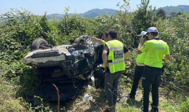 Otoyolda bariyerleri aşıp, şarampole düşen otomobilin sürücüsü öldü