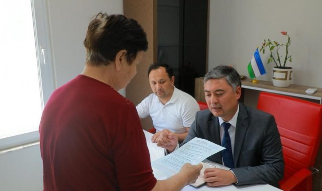Özbek seçmenler sandık başına gitti