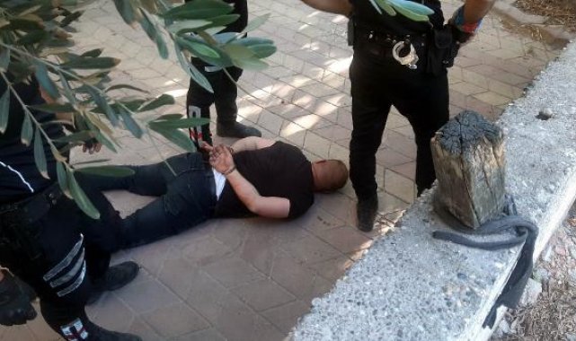 Polis, ağabeyini yakalayınca tabancayla rastgele ateş açtı