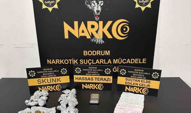 Polisten kaçarken kaza yaptılar