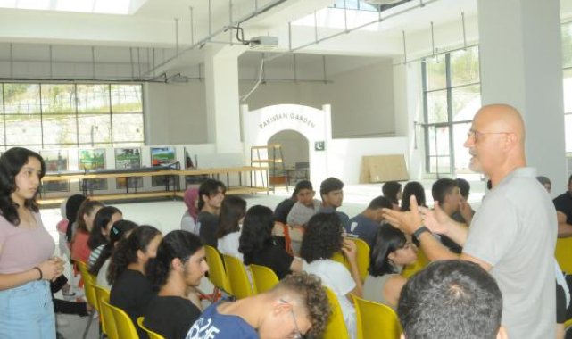 Prof. Dr. Bülent Yılmaz: Asla sahip olduğunuz yeteneklerin dışında bölüm yazmayın
