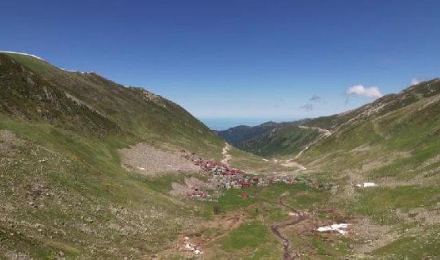 Rize yaylalarında kar kalktı; 12 ev ve 1 mescidin yıkıldığı belirlendi
