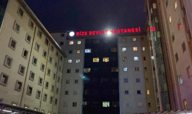 Sağlıkçılar masa altında korunup, silah sesleri susunca yaralılara müdahale etmiş