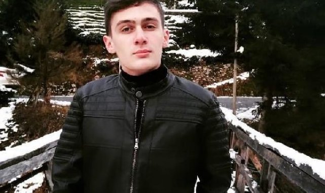 Sağlıkçılar masa altında korunup, silah sesleri susunca yaralılara müdahale etmiş