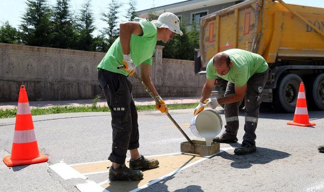 Sakarya Büyükşehir yaya geçitleri ve bordürleri yeniliyor