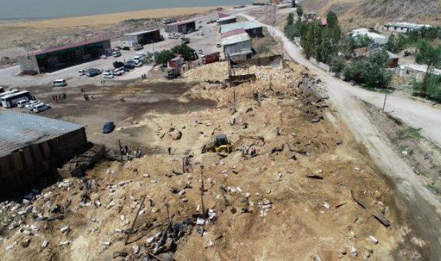 Samancılar Sitesi'ndeki yangında, 7 depo tamamen yandı