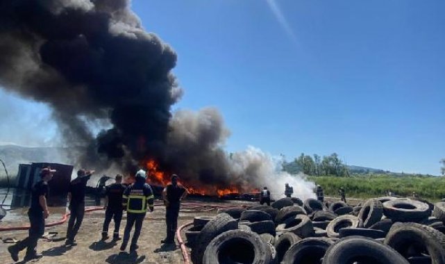 Samsun'da hurda araç lastikleri yandı
