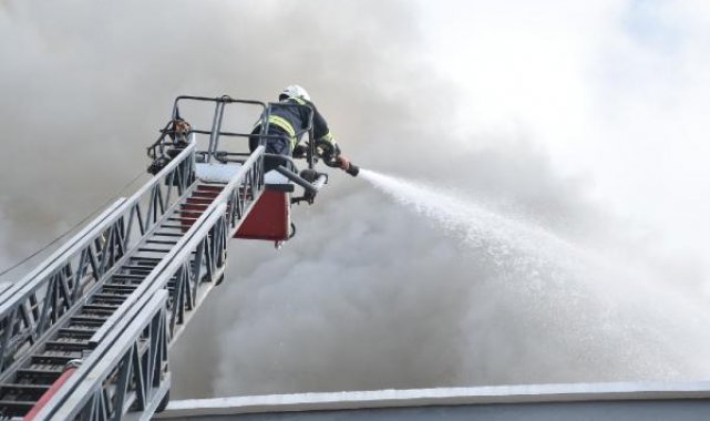 Samsun'da korkutan çatı yangınında molotof kokteyli iddiası