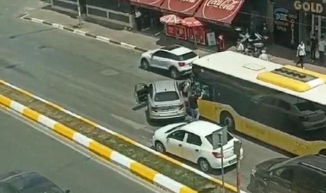 Sancaktepe'de İETT otobüsünün önünü kesip, şoförü darbettiler