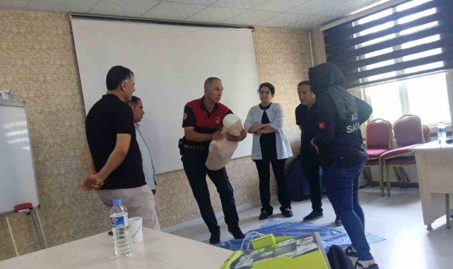 Şanlıurfa'da belediye personellerine ilk yardım eğitimi