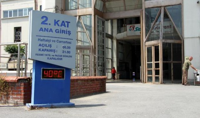 Sarıyer'de denize girerek serinlediler