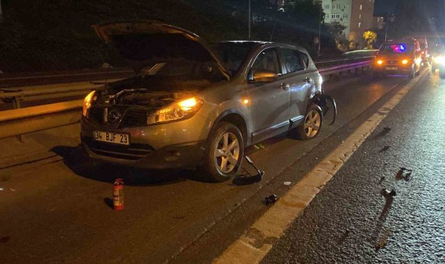 Sarıyer'de sağ şeritte arıza yapan otomobile motosiklet çarptı: 1 ölü