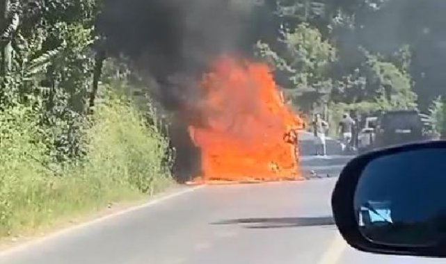 Sarıyer'de seyir halindeki otomobil alev alev yandı