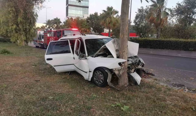 Satılık araçla ağaca çarpan sürücü hayatını kaybetti