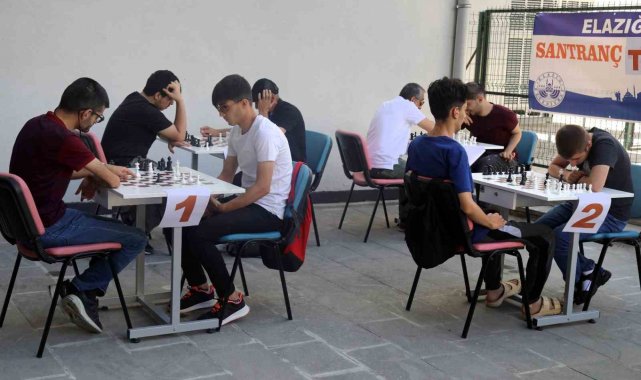 Satranç turnuvasında heyecan dolu anlar yaşandı