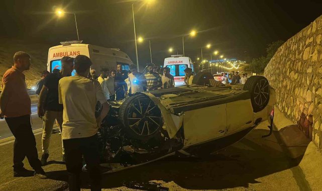 Siirt'te otomobil takla attı: 3 yaralı