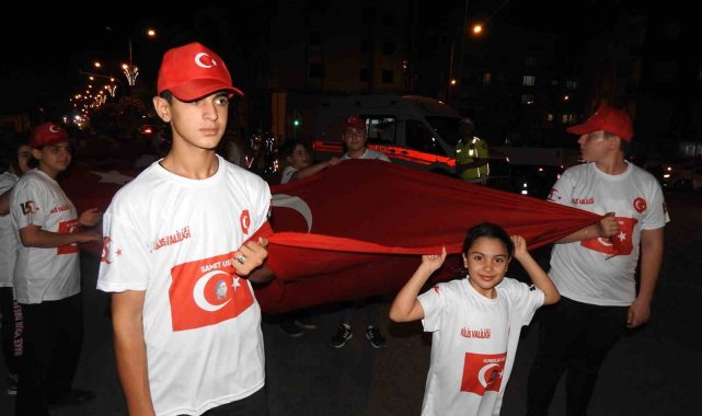 Sınırın sıfır noktası Kilis'te '15 Temmuz' kortej yürüyüşü yapıldı