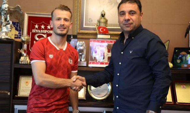 Sivasspor, Abdulkadir Parmak'ı kadrosuna kattı