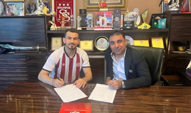 Sivasspor, Emrah Başsan'ı renklerine bağladı