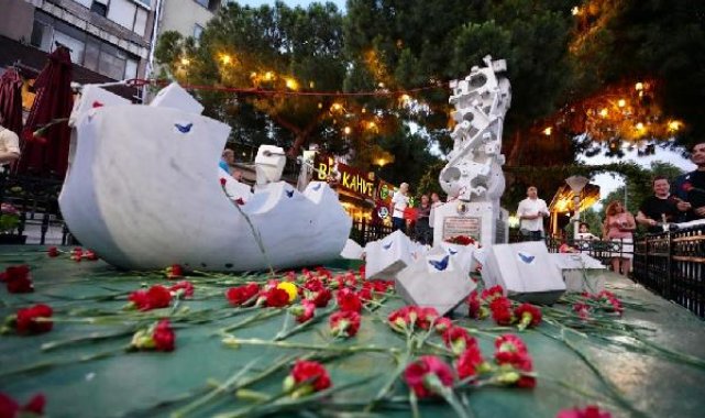 Srebrenitsa Katliamı'nda hayatını kaybedenler Kartal'da anıldı
