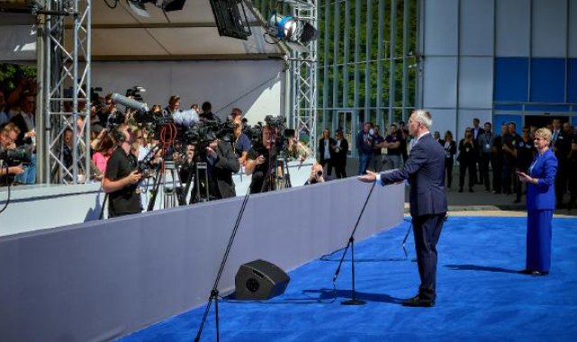Stoltenberg: Bu tarihi bir zirve