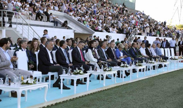 SUBÜ 2 bin 665 öğrencisini coşkulu törenle mezun etti