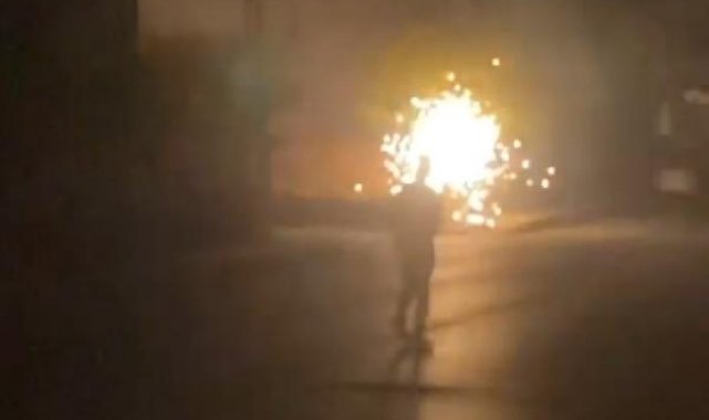 Sultangazi'de elektrik kabloları havai fişek gibi patladı