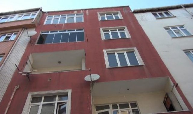 Sultangazi'de kentsel dönüşüm kapsamında boşaltılan binayı hırsızlar talan etti