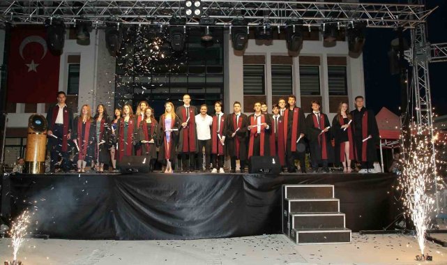 SYAL'de mezuniyet coşkusu