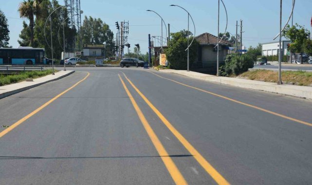 Tarsus'ta İsmet Akın Caddesi yenilendi