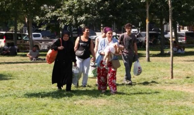 Tatilin son gününde sahilde piknikçi yoğunluğu
