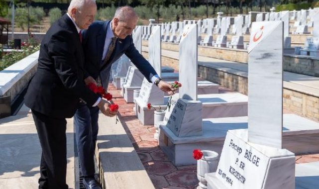 TBMM Başkanı Kurtulmuş, Girne'de bulunan Boğaz Şehitliğini ziyaret etti