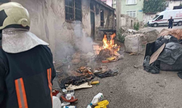 Tek katlı ev, yangında kullanılmaz hale geldi