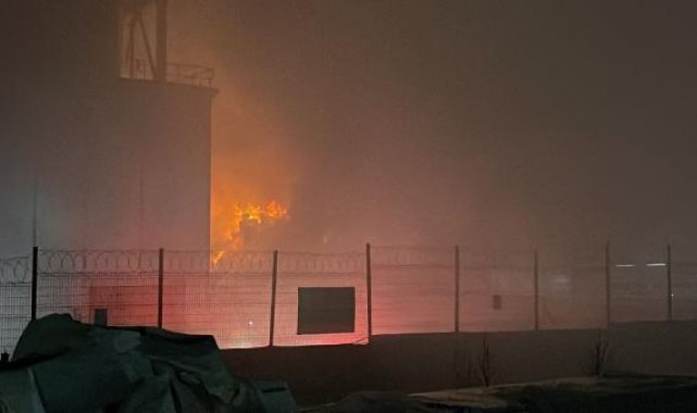 Tekirdağ'da kağıt fabrikasında yangın