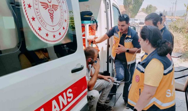 Tekstil atölyesinde çıkan yangında bir itfaiye eri dumandan etkilendi