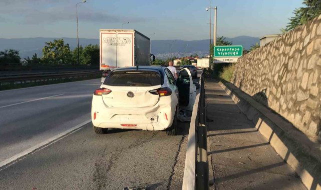 TEM'de polisten kaçan aracın sebep olduğu kazada 2 kişi yaralandı